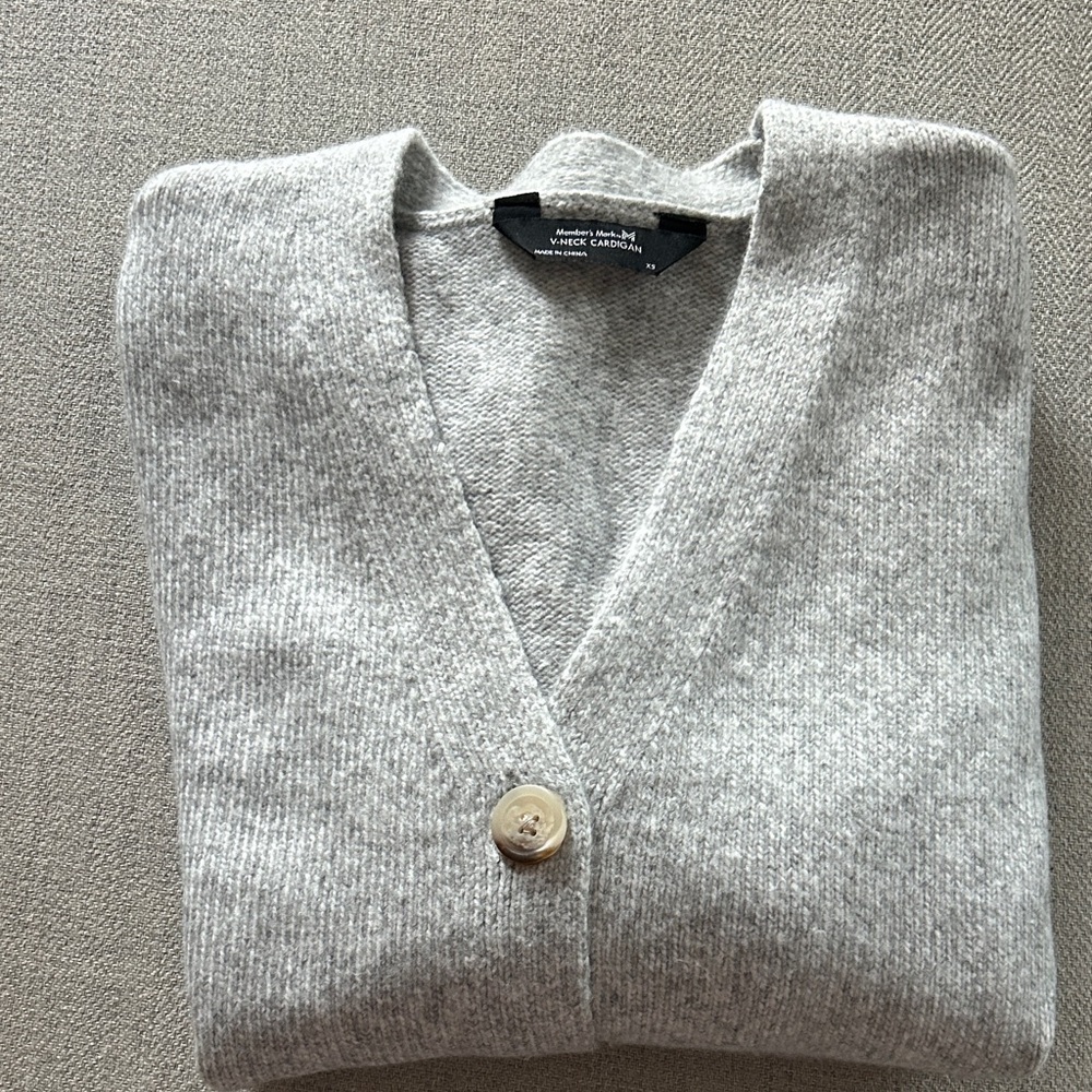 Elegant Heather Gray Women's Cardigan - Picture 3 of 4